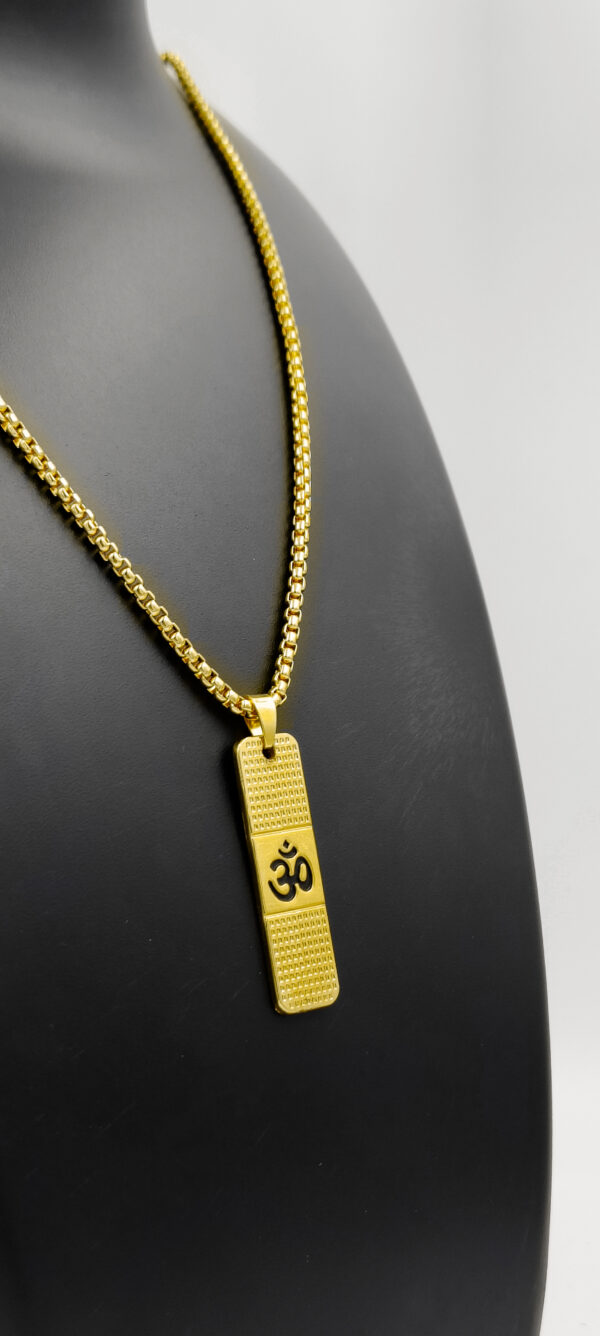 DivineAura Om Gold Pendant - Image 3